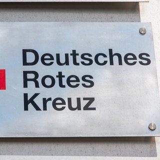 Das Sozialministerium Baden-Württemberg plant das Krankenhaus vom Deutschen Roten Kreuz in Stuttgart-Bad Cannstatt zu einer forensischen Psychiatrie umzubauen. Der Bezirksbeirat reagiert verhalten auf das Projekt des Landes.