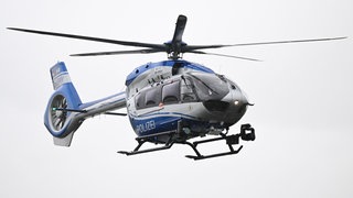 Auch mit einem Hubschrauber hat die Polizei mittlerweile rund um Schorndorf nach der vermissten 14-Jährigen aus Weinstadt-Beutelsbach gesucht. Mittlerweile wurde das Mädchen wieder gefunden. (Symbolbild)