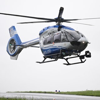 Auch mit einem Hubschrauber hat die Polizei mittlerweile rund um Schorndorf nach der vermissten 14-Jährigen aus Weinstadt-Beutelsbach gesucht. Mittlerweile wurde das Mädchen wieder gefunden. (Symbolbild)