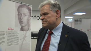 Kai Höss, Enkel vom KZ-Auschwitz-Komandant Rudolf Höß redet bei einer Ausstellung in Konrwestheim.