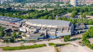 Die Hanns-Martin-Schleyer-Halle in Stuttgart von außen