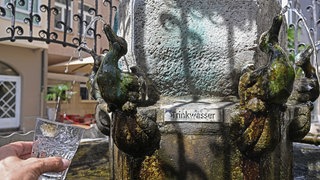 Der Hans-Im-Glück-Trinkwasserbrunnen in Stuttgart.