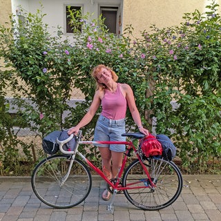 Die 22-jährige Lotte lässt im Urlaub ihr Smartphone zu Hause.