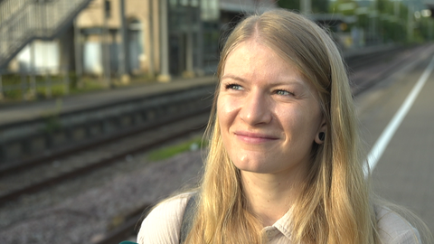 Svenja Braunmüller pendelt seit 13 Jahren mit der Bahn zwischen Stuttgart Bad-Cannstatt und ihrem Arbeitsplatz, der Paulinenpflege in Winnenden (Rems-Murr-Kreis).