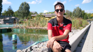 Jahn Prehn ist 24 Jahre alt und "Freibadkümmerer" im Naturfreibad Herrenberg (Kreis Böblingen).