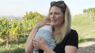 Endometriose-Patientin Julia Ebner aus Stetten im Remstal mit ihrem Baby