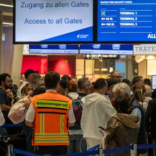 Flughafen Stuttgart wegen Bombendrohung gesperrt