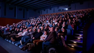 Voller Kinosaal im Kino Museum in Tübingen.