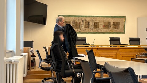 Der Angeklagte im Amtsgericht Reutlingen. Ihm wird ein verbotenenes und folgenschweres Autorennen vorgeworfen.