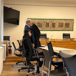 Der Angeklagte im Amtsgericht Reutlingen. Ihm wird ein verbotenenes und folgenschweres Autorennen vorgeworfen.