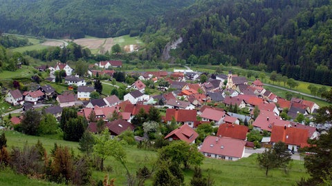 Die Gemeinde Bärenthal im Kreis Tuttlingen von oben. Bürgermeister ist Morris Stoupal. Er wird nun auch in Egesheim kandidieren.