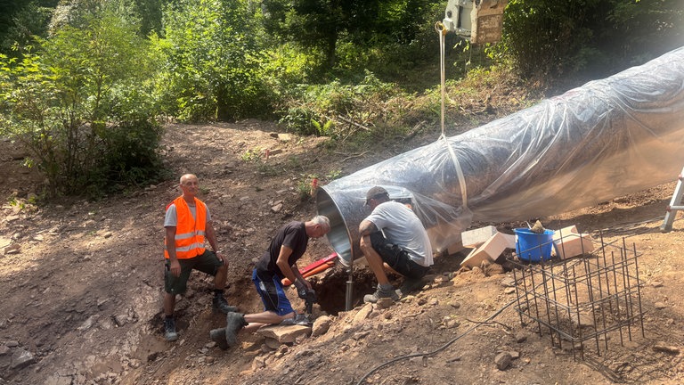 Bau der Riesenrutsche in Calw-Wimberg