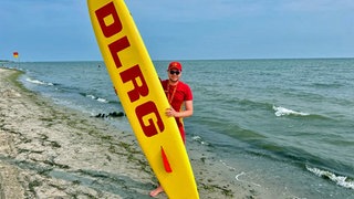 Zwölf DLRG-Rettungsschwimmer aus dem Ostalbkreis unterstützen für zwei Wochen die Wasserrettung in Grömitz an der Ostseeküste. 