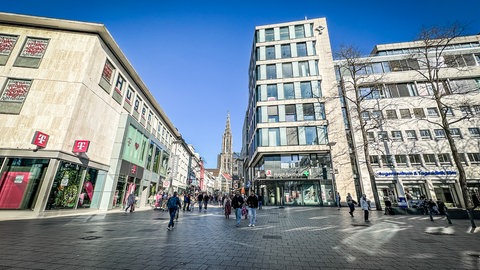Die Fußgängerzone in Ulm. Ab 2031 geht es dann mit dem Umbau des restlichen Teils in Richtung Ulmer Münster weiter.