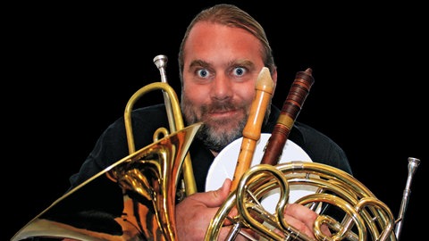 Der Titel von Hofmeirs Auftritt im Alten Theater Ulm ist vielversprechend: "Konzertante Aneignung – eine musikalische Frechheit"