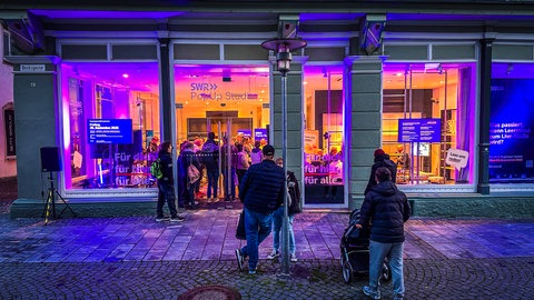 Das PopUp-Studio am Abend