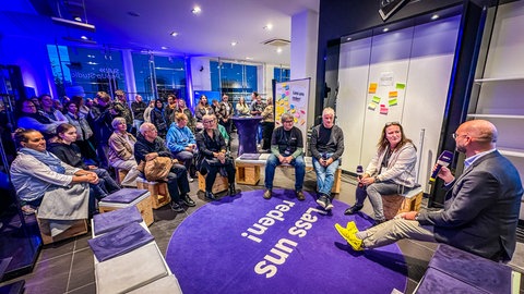 Viel Publikum im PopUp Studio am Donnerstagabend