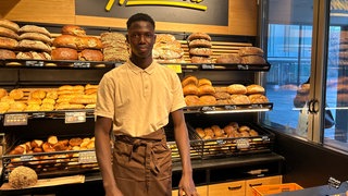 Wird der 19-jährige Elhadj Balde abgeschoben, obwohl er einen Ausbildungsplatz in einer Bäckerei vorweisen kann?