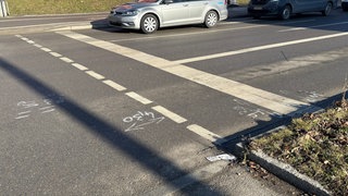 An dieser Kreuzung an der Blaubeurer Straßen soll ein Autofahrer eine Radfahrerin umgefahren haben. Gegen ihn wurde Haftbefehl wegen versuchten Mordes erlassen.