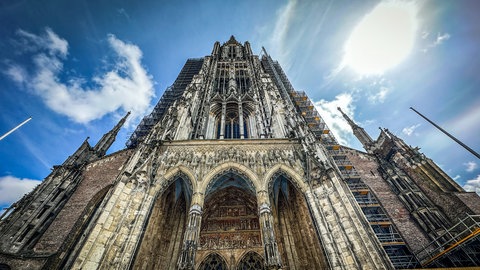Das Ulmer Münster bleibt die höchste gotische Kirche der Welt. Die Sagrada Familia in Barcelona überragt das Münster zwar um rund elf Meter, das Bauwerk wird aber dem Stil des Modernisme zugerechnet, der katalanischen Variante des Jugendstil.