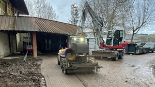 Schlamm, wohin das Auge blickt. Kienzles Unternehmen war im Ahrtal sehr gefragt, um die Grundlagen für den Wiederaufbau zu schaffen.