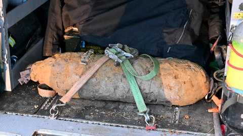 Zwei Fliegerbomben aus dem Zweiten Weltkrieg bei Neu-Ulm wurden am Donnerstagabend entschärft. 