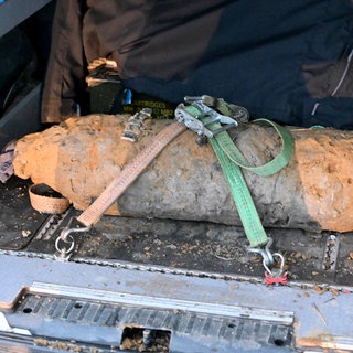 Zwei Fliegerbomben aus dem Zweiten Weltkrieg bei Neu-Ulm wurden am Donnerstagabend entschärft. 