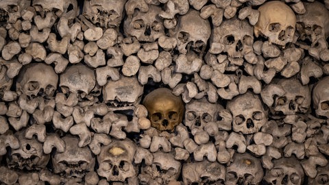Gruselige Orte zu Halloween in Rheinland-Pfalz: Das Beinhaus in Oppenheim