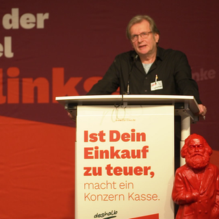 Gerhard Trabert hält Rede