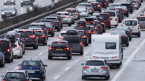 Laut ADAC-Stauauswertung standen die Menschen in RLP weniger im Stau als noch 2023. (Symbolbild)
