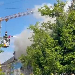 Löscharbeiten an Brand