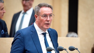 Alexander Schweitzer (SPD) Ministerpräsident von Rheinland-Pfalz bei seiner Rede im Bundesrat.
