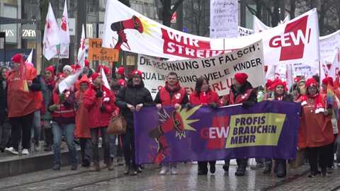Viele rheinland-pfälzische Angestellte des öffentlichen Dienstes sind bei der Kundgebung in Mannheim dabei. Sie fordern mehr Lohn für ihre Arbeit.