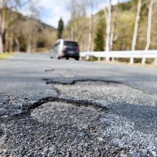 Der Zustand der Straßen in RLP wird zunehmend schlechter, es gibt immer mehr Schäden.