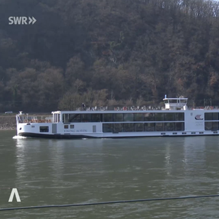 Kreuzfahrtschiff auf dem Rhein