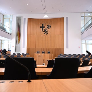 Ein Blick in den Plenarsaal vor Beginn der Konstituierenden Sitzung des Landtags von Rheinland-Pfalz am 18.05.2026.