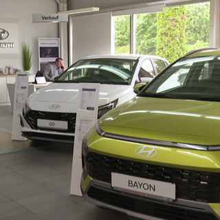 E-Autos im Autohaus