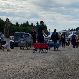 Jetzt aber los: Um 12:00 Uhr schließen offiziell die Camping- und Parkflächen bei Rock am Ring.