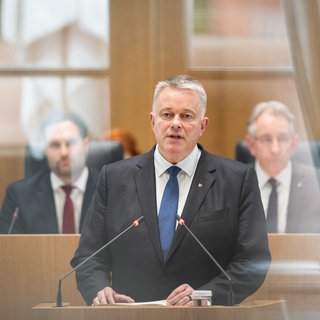Gordon Schnieder (CDU) bei seiner ersten Regierungserklärung im Mainzer Landtag