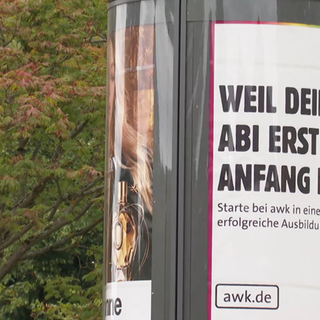 Weil dein Abi erst der Anfang ist auf einer Litfasssäule