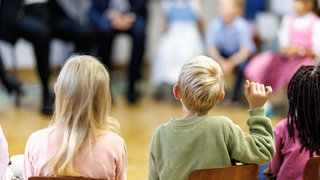 Ab dem Schuljahr 20262027 haben alle Erstklässler einen Anspruch auf Ganztagsbetreuung, insgesamt vierzig Stunden in der Woche (Symbolbild).