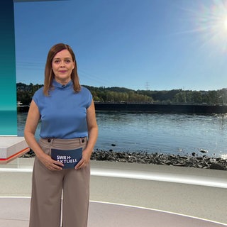 Nachrichtensprecherin Anke Neuzerling