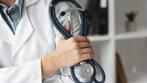 Westpfälzer Kommunen, Zukunftsregion Westpfalz und das Westpfalz-Klinikum wollen jungen Menschen ein deutschsprachiges Medizinstudium in Ungarn ermöglichen. 
