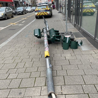 Eine Ampel kracht in Kaiserslautern um