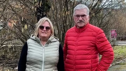 Ehepaar im Kreis Kusel baut für Störche neues Nest.