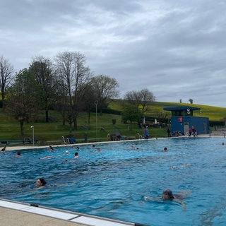 Seit Ostermontag ist die Saison im Freibad Winnweiler eröffnet.