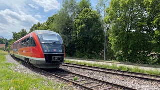 Auf der Wieslautertalbahn fahren ab sofort nach monatelangen Sanierungsarbeiten wieder die Ausflugzüge.