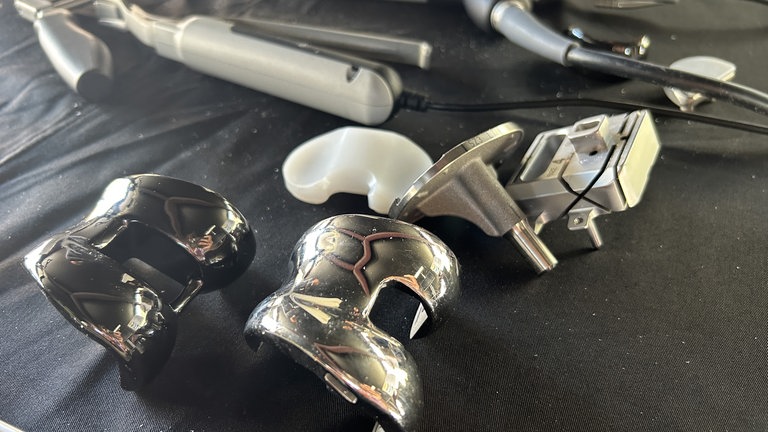 Da viele Menschen Allergien gegen Nickel haben, wird hier ein nickelfreies Implantat verbaut. 