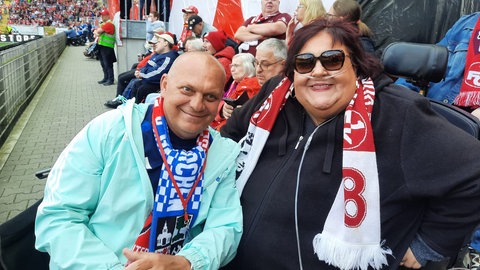 Nicole Leppert und ihr Mann engagieren sich für FCK-Fans mit Beeinträchtigungen.