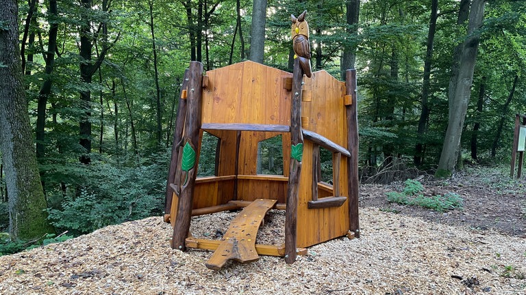 "Himmelsgucker" heißt diese Station. Da können die Kids unter anderem die Wolken im Nordpfälzer Land beobachten.